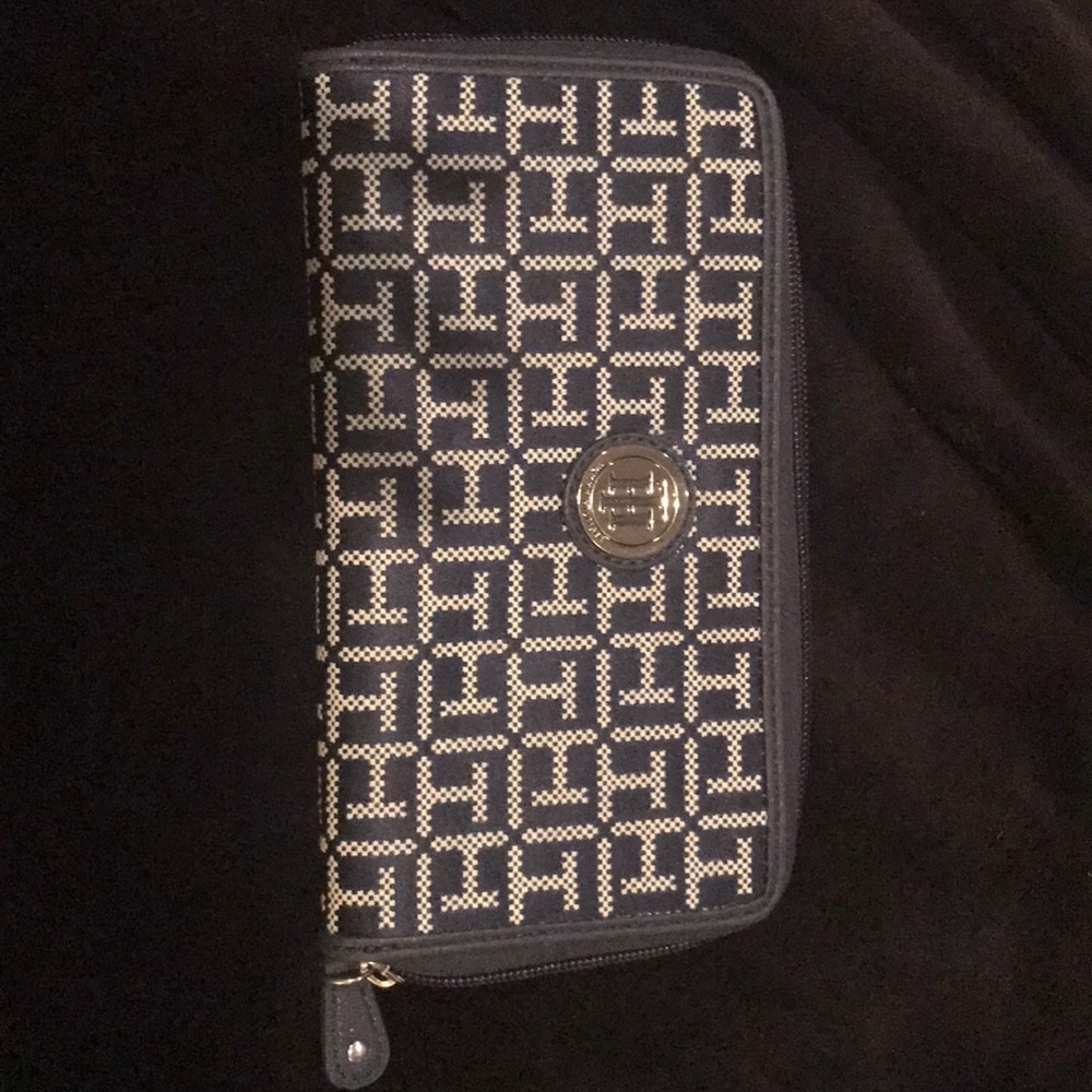 Tommy Hilfiger wallet and card holder.